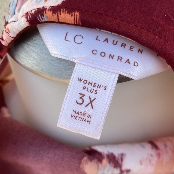 Plus size Lauren Conrad floral blouse mid sleeves puff sleeves 1 button neck - Picture 4 of 13